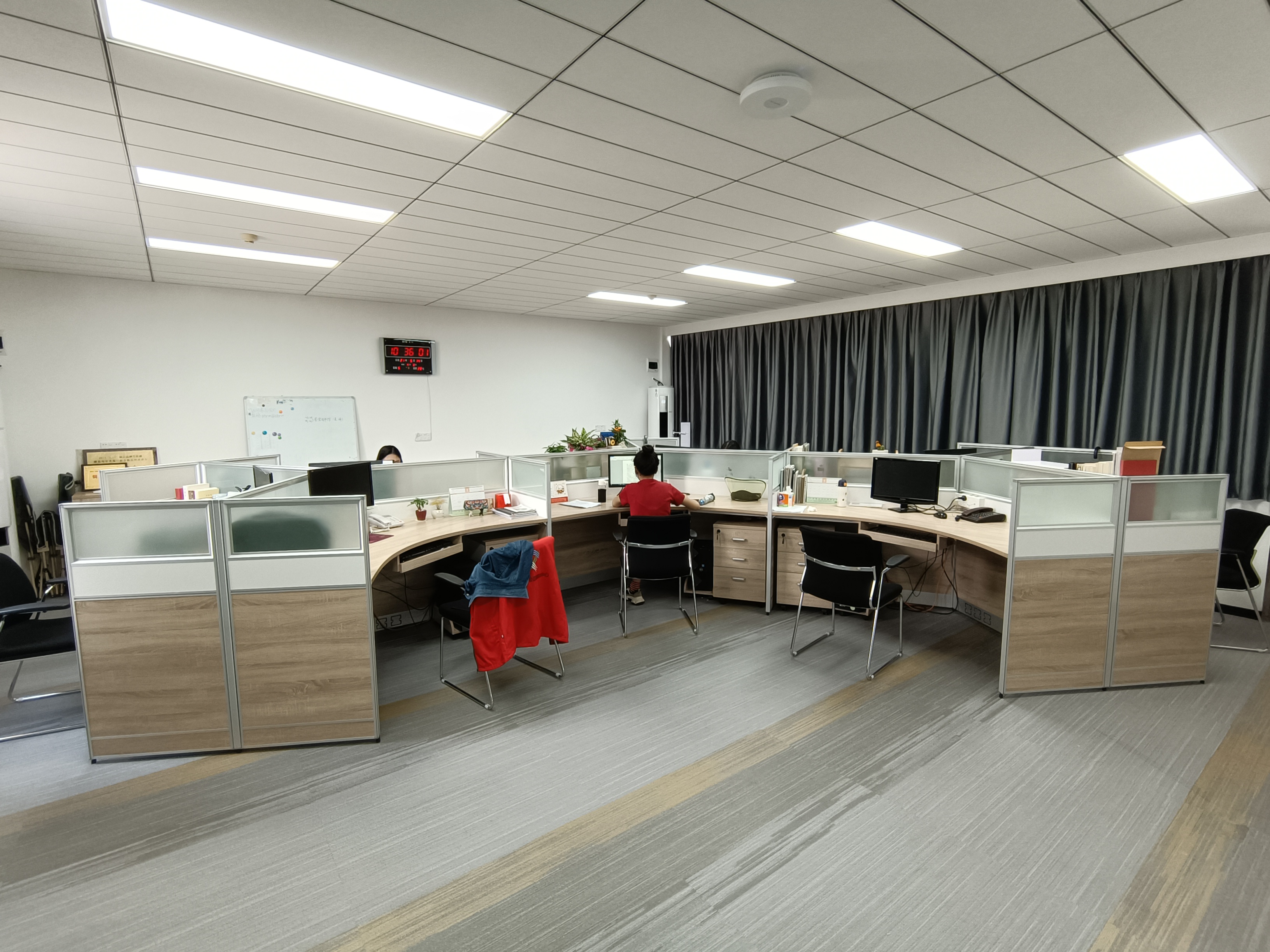 Cadeiras de mesa max de escritório