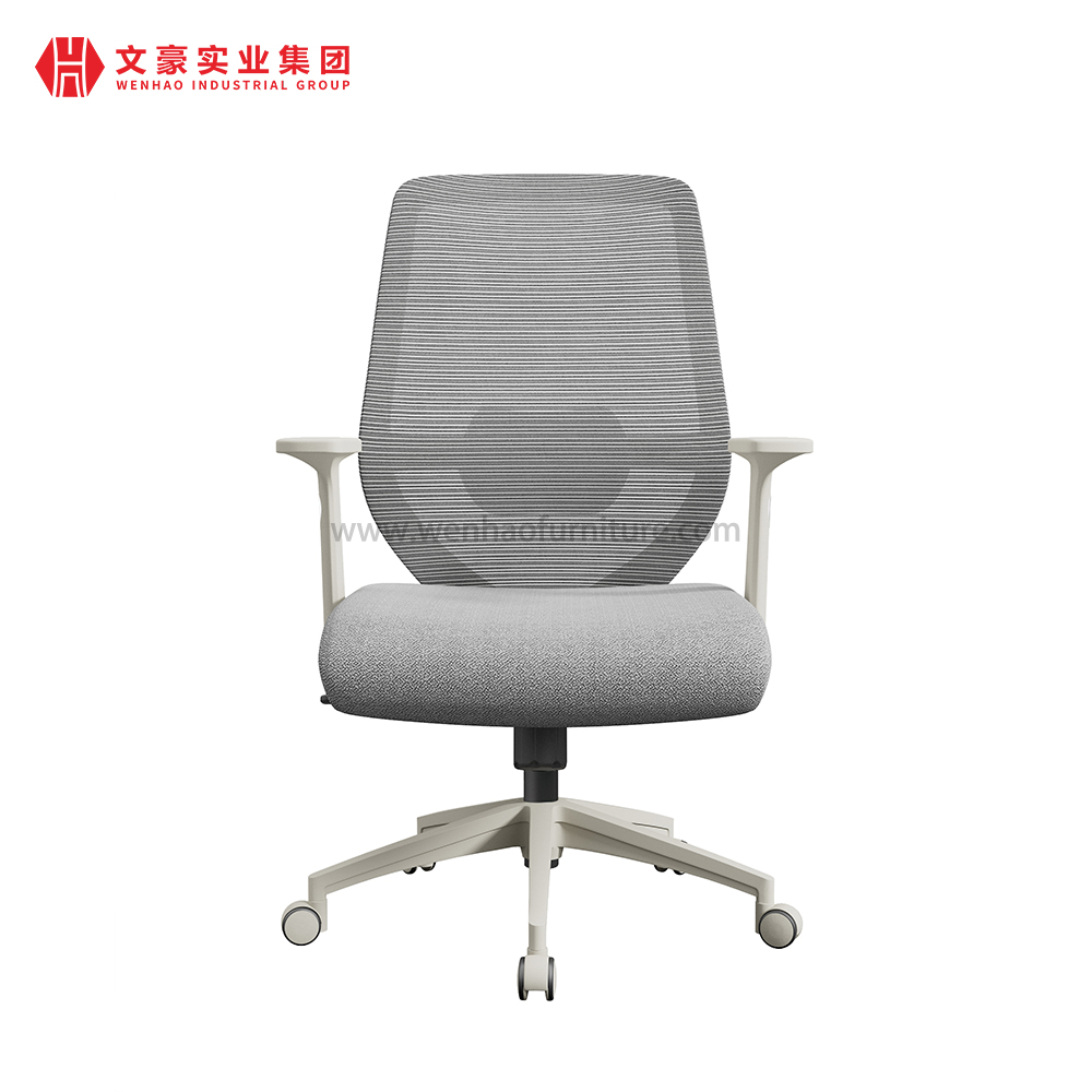 As cadeiras cinzentas do escritório do computador da malha estofaram a fonte da cadeira de mesa do giro em China