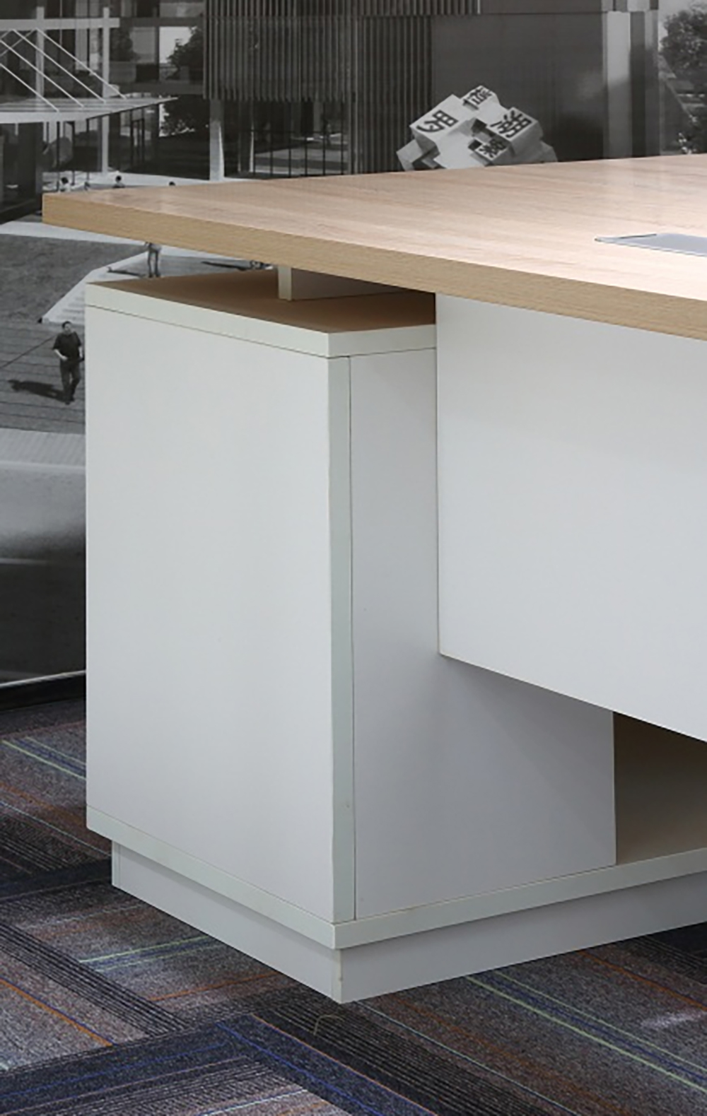 mesa de escritório com armazenamento
