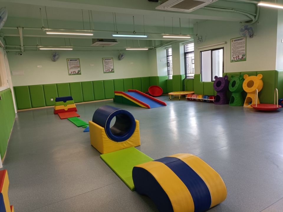 Equipamento de reabilitação infantil