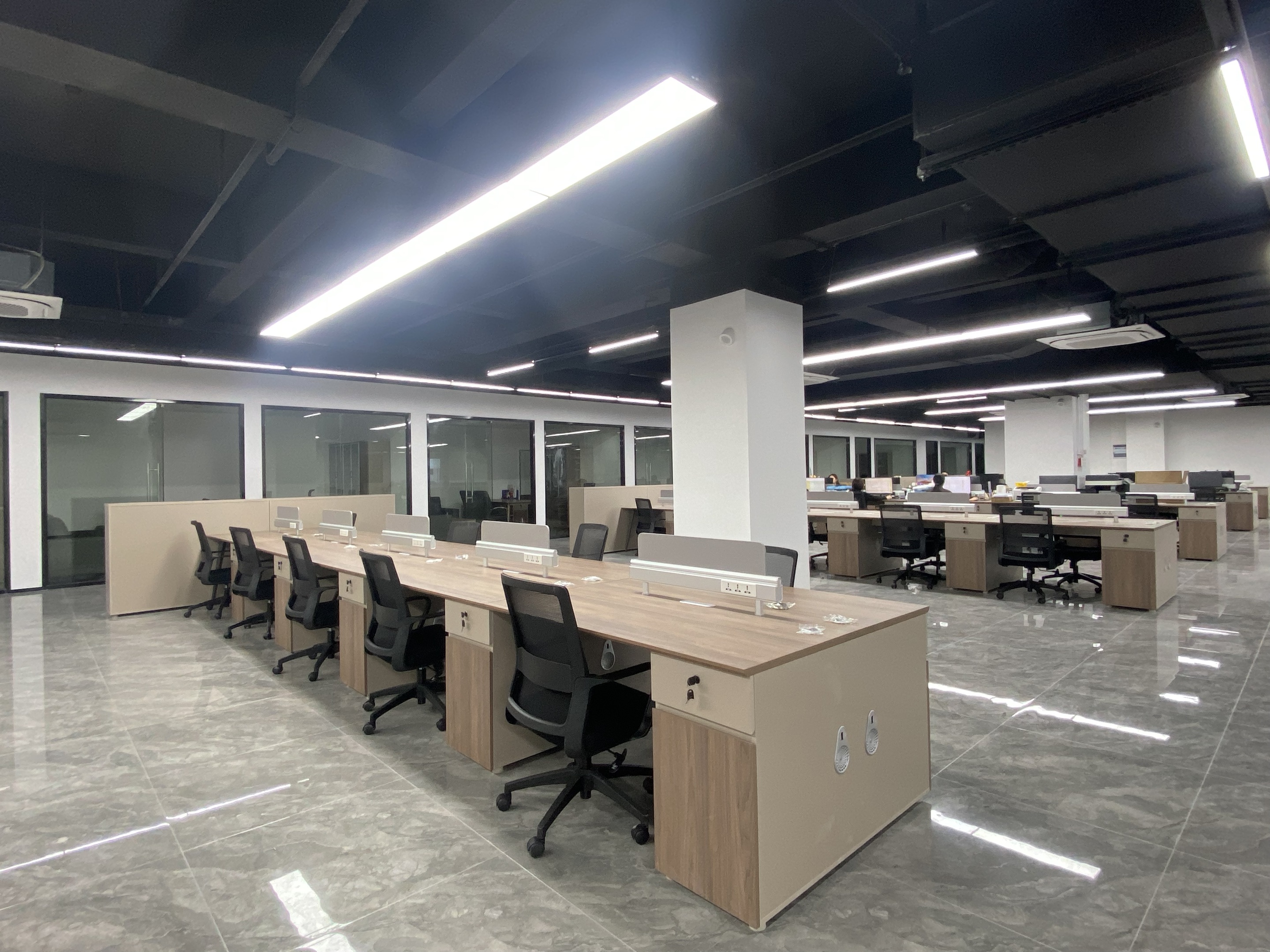 Cadeiras de mesa máximas para escritório