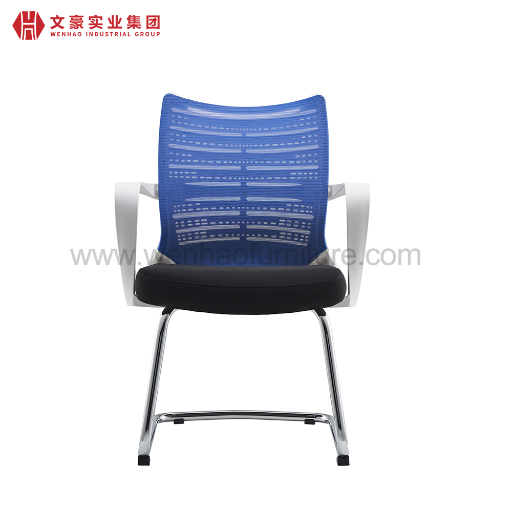 Cadeiras de mesa estofadas da cadeira de conferência azul moderna do escritório da malha com quadro branco