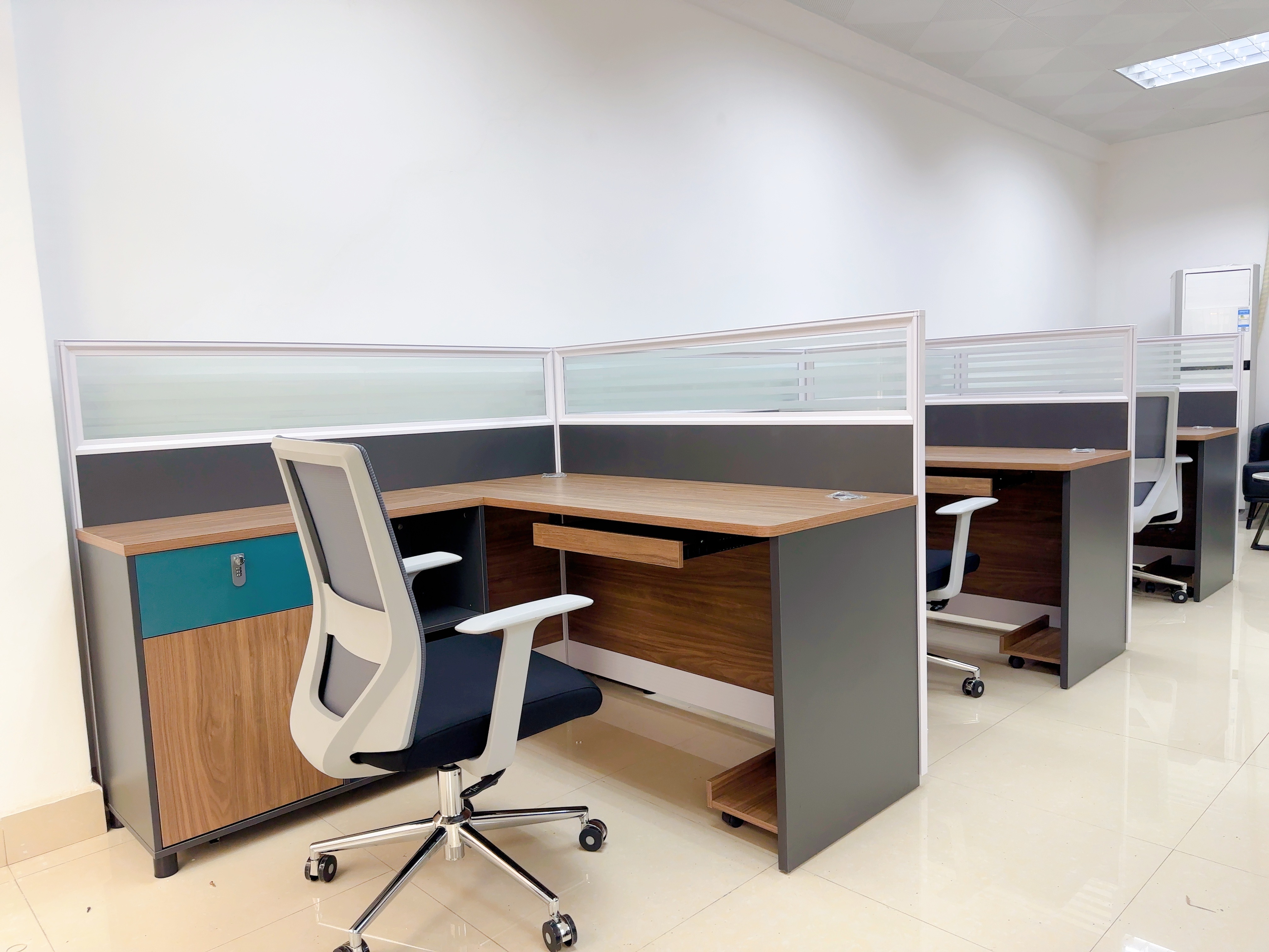 Screen Office Desk