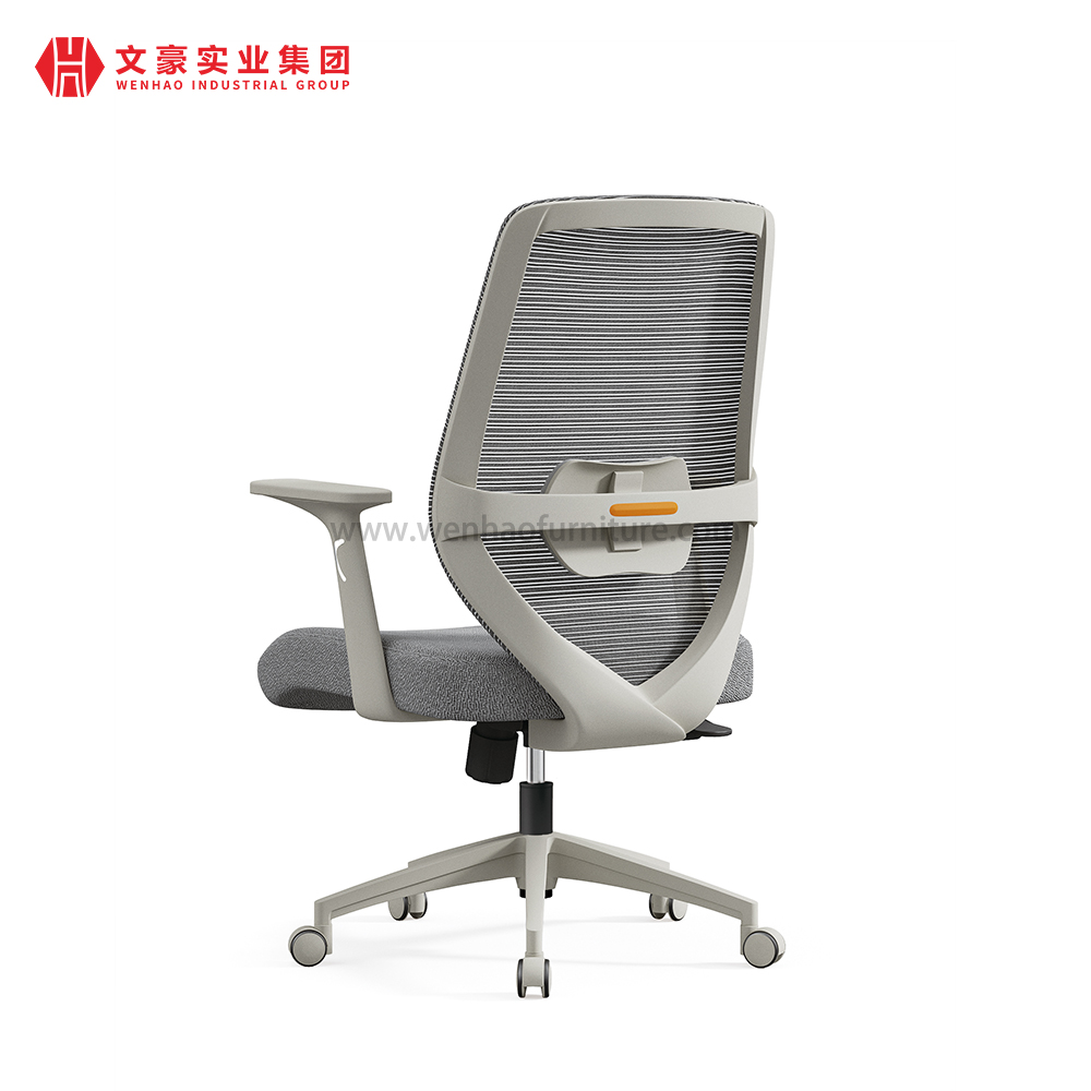 As cadeiras cinzentas do escritório do computador da malha estofaram a fonte da cadeira de mesa do giro em China
