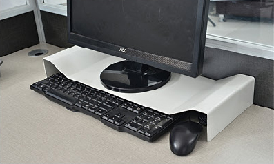 mesa e cadeiras para computador